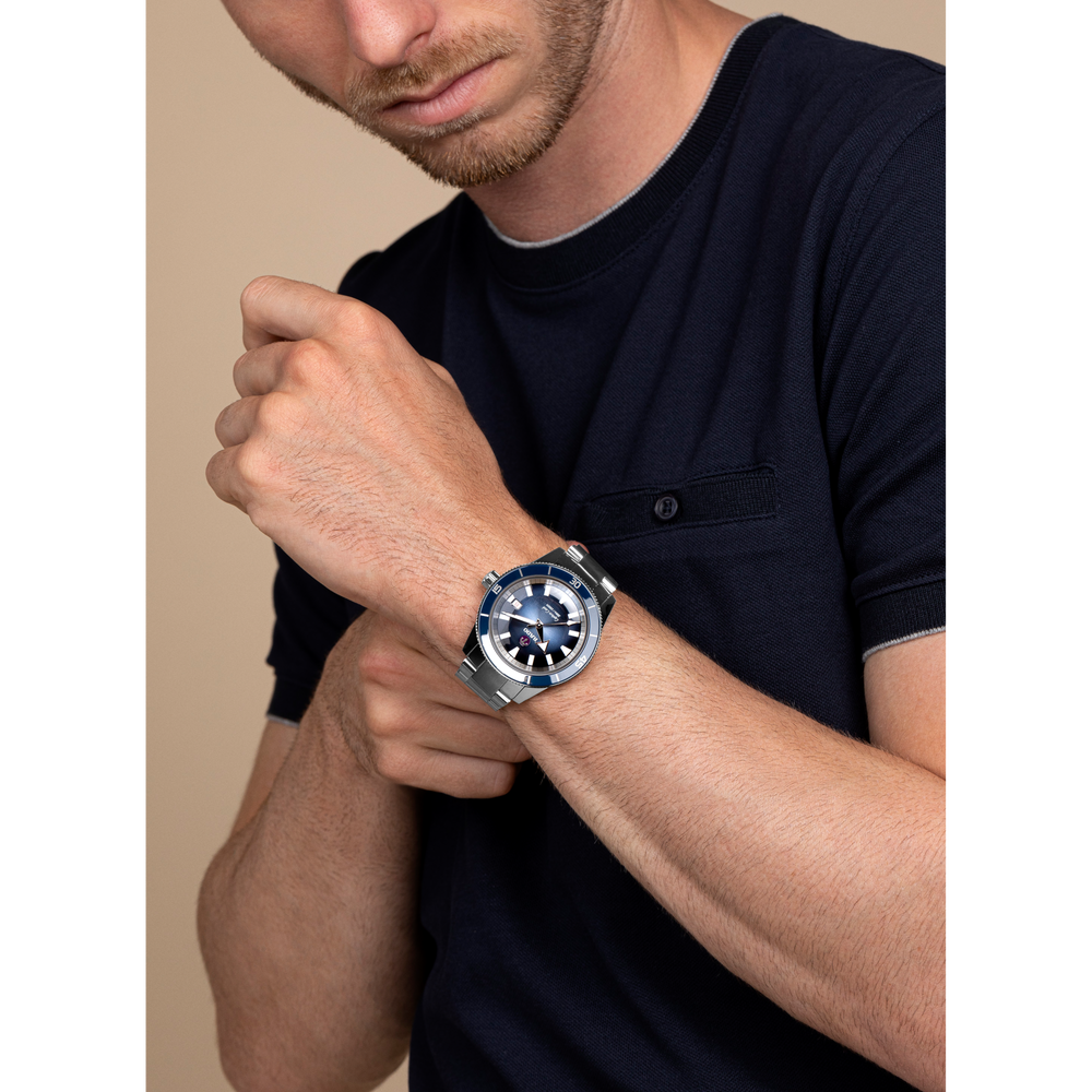 Captain Cook Automatic